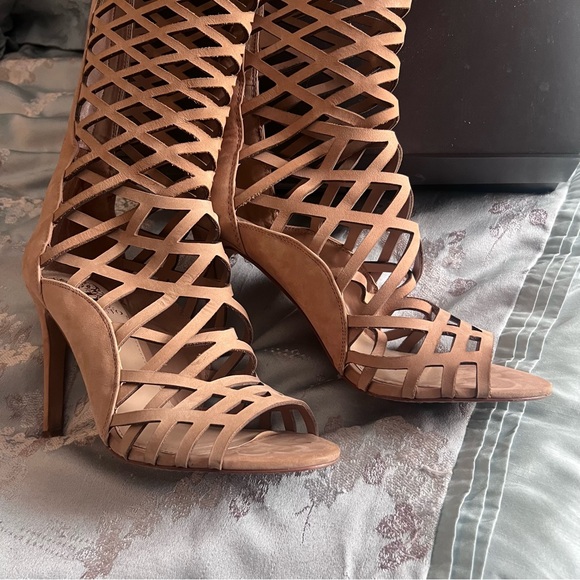 Elegant Tan Women's Heeled Sandals - Picture 7 of 7